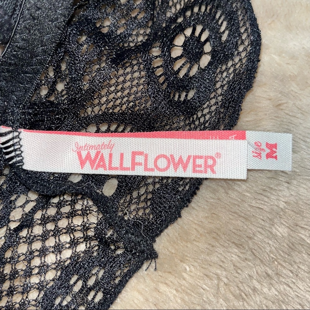 Bundle of PINK Victoria’s Secret Wear Everywhere Bra and Wallflower Bralette - Picture 15 of 16